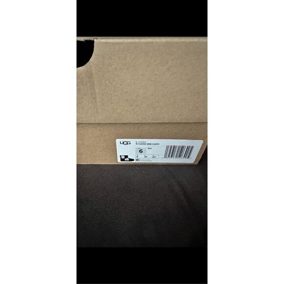 🔥UGG Classic mini Blk Logo boots-size 6 - Picture 3 of 11